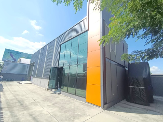 โรงเรียนนานาชาติเวลลิงตัน พาราไดซ์ พาร์ค ให้เช่า โชว์รูมและออฟฟิต 2ชั้น ติดถนนใหญ่ 202ตรว. 5ห้อง 6น้ำ 10-15จอดรถ กรุงเทพ-ชลบุรีสายใหม่ 