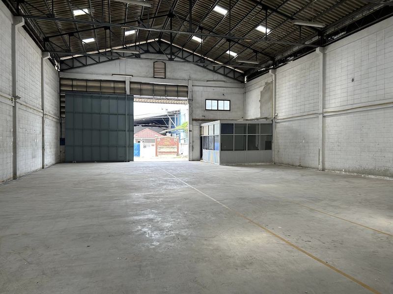 BST520 โกดังให้เช่า พื้นที่ 2,000 ตรม.  เพชรเกษม 99 ตำบลอ้อมน้อย กระทุ่มแบน สมุทรสาคร