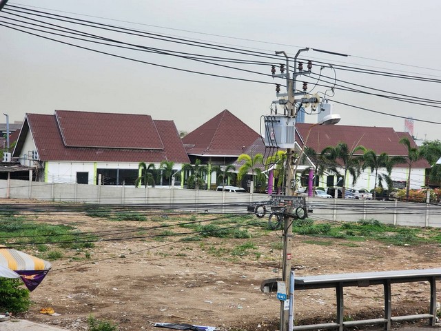 ให้เช่า RENT พื้นที่ดิน - 250000 บ.  984 ตาราง-วา ใกล้ การไฟฟ้าส่วนภูมิภาค เมืองทอง ส ว ย