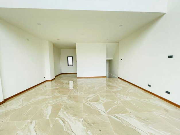 ขายโฮมออฟฟิศสร้างใหม่  3.5ชั้น ไฟฟ้า 3 เฟส รองรับ EV Charger ซอยนาคนิวาส 37 (ลาดพร้าว71) กรุงเทพฯ