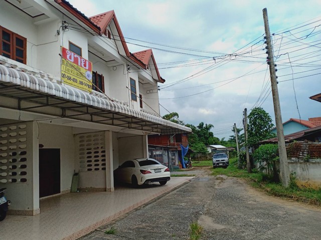 ขายด่วนทาวน์เฮ้าส์ 3 ห้อง พร้อมที่ดิน  1-0-46  ไร่ ต.กุดป่อง อ.เมือง จ.เลย   ZK201