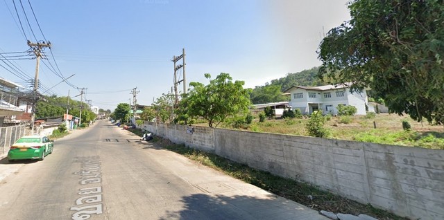 ขายบ้านพร้อมที่ดิน เนื้อที่ 2-1-22 ไร่ (นส.3) วิวภูเขา ใจกลางเมืองนครสวรรค์  ZK197