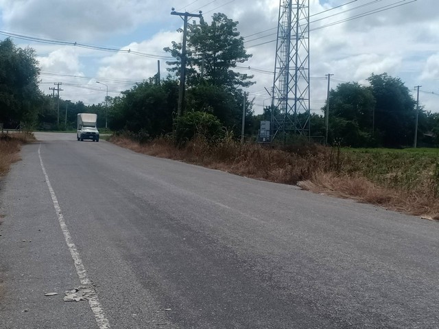 ขายด่วนที่ดินราคาถูก ทำเลดี 9-2-85  ไร่  ถนนสาย พิษณุโลก-อุตรดิตถ์  อ.พรหมพิราม จ.พิษณุโลก  ZK183