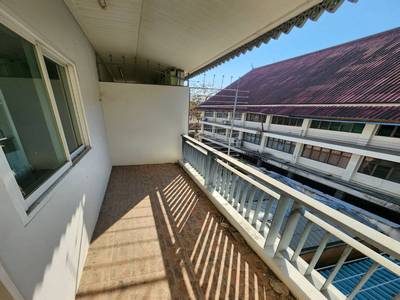 Rare Commercial Building for SALE at Tha Pae Walking Street!! Rachadamnoen Road Chiang Mai!! Suitable for every type of Business!!