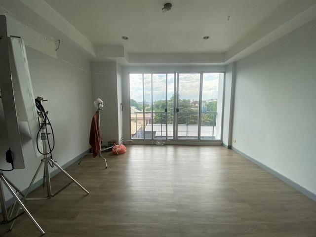 EPL-HR2720 ให้เช่าและขายโฮมออฟฟิศ 4 ชั้น ใกล้เลียบทางด่วน ถนนศรีวรา ทาวน์อินทาวน์ พื้นที่ใช้สอย 280 ตารางเมตร 6 ห้องนอน 3 ห้องน้ำ 