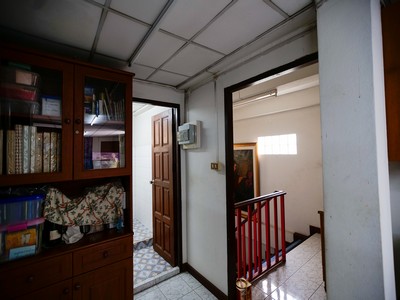 แรร์ ไอเทม!! ตึกหัวมุมติดถนนศิริมังคลาจารย์ และนิมมานเหมินท์ 13 ขายอาคารพาณิชย์ 4 ชั้น 95.8 ตร.วา เหมาะทำกิจการได้เกือบทุกประเภท!!