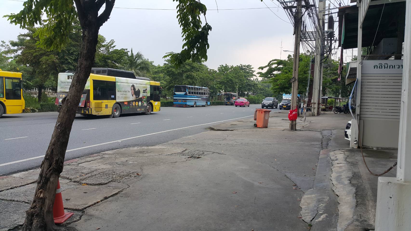 ขายตึกแถว 2 คูหาสูง 4 ชั้น บางนา  4 Storey Shophouses for sale (2 blocks)