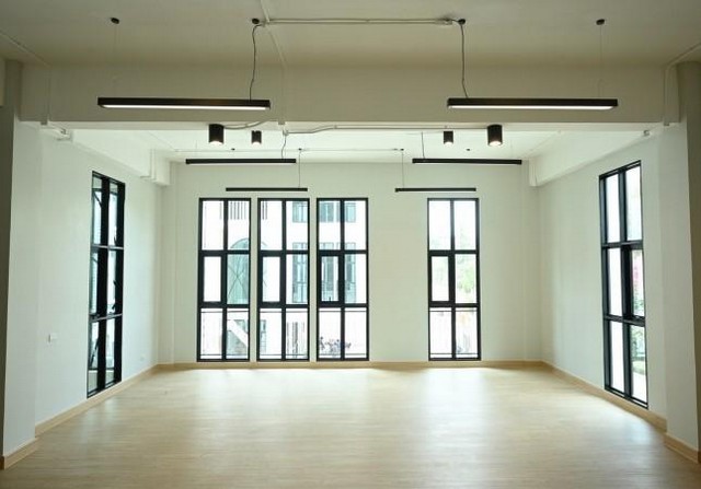 ให้เช่าสำนักงาน 4 ชั้น สไตล์นอร์ดิก ถนนหัวหมาก ใกล้ รถไฟฟ้าสีเหลือง