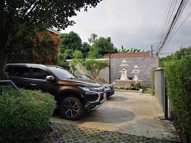 ขายโฮมออฟฟิศ 2 ชั้นพร้อมโกดัง เนื้อที่ 369 ตรว. พื้นที่รวม 950 ตรม. สุขุมวิท 101 ปุณณวิถี 44 เดินทางสะดวก 