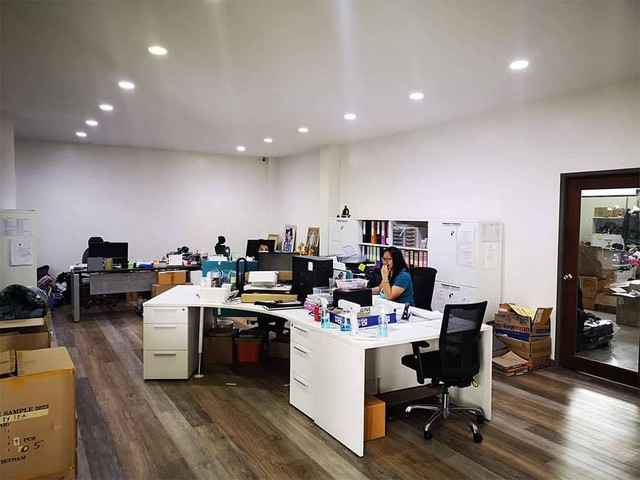 ขายโฮมออฟฟิศ 2 ชั้นพร้อมโกดัง เนื้อที่ 369 ตรว. พื้นที่รวม 950 ตรม. สุขุมวิท 101 ปุณณวิถี 44 เดินทางสะดวก 