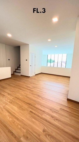 ให้เช่าและขาย โฮมออฟฟิศสร้างใหม่  ย่านนาคนิวาส ลาดพร้าว71 โชคชัย4 รัชดาภิเษก 32 สุคนธสวัสดิ์ เกษตร นวมินทร์ 3.5ชั้น