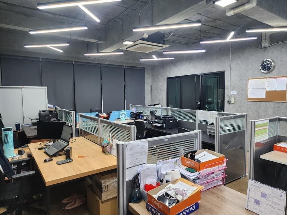 ขายอาคารสำนักงาน4ชั้นพร้อมลิฟท์ 296 ตร.ว ย่านสุขาภิบาล5 บางเขน จอดรถกว่า20คันมีที่พักอาศัย 