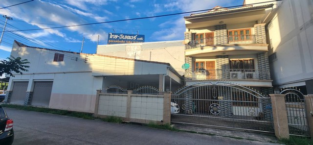 ขายอาคารสำนักงานพร้อมบ้านพักอาศัย  อำเภอเมือง จังหวัดเชียงราย