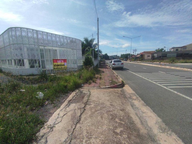 ให้เช่า คาเฟ่หรู ตกแต่งพร้อม เฟอร์นิเจอร์  ถ.ศรีเกษม ถ.ตัดใหม่ สี่แยกเคพาร์ค จ.สุราษฎร์ธานี   ZST169