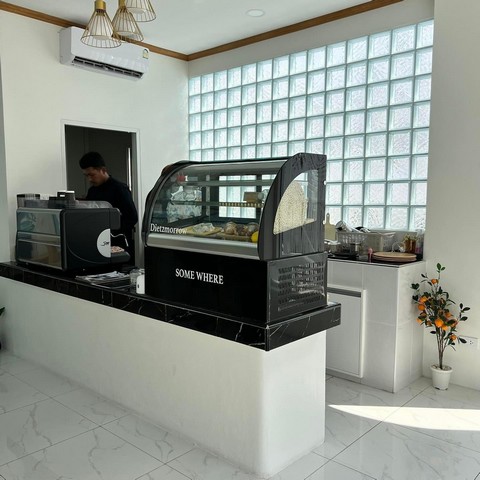 ให้เช่า คาเฟ่หรู ตกแต่งพร้อม เฟอร์นิเจอร์  ถ.ศรีเกษม ถ.ตัดใหม่ สี่แยกเคพาร์ค จ.สุราษฎร์ธานี   ZST169