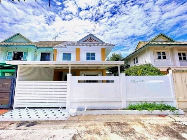 พฤกษา30 ถ.บ้านกล้วย-ไทรน้อย  ขาย ทาวน์เฮ้าส์ 2 ชั้น  ตกแต่งใหม่หมดทั้งหลัง