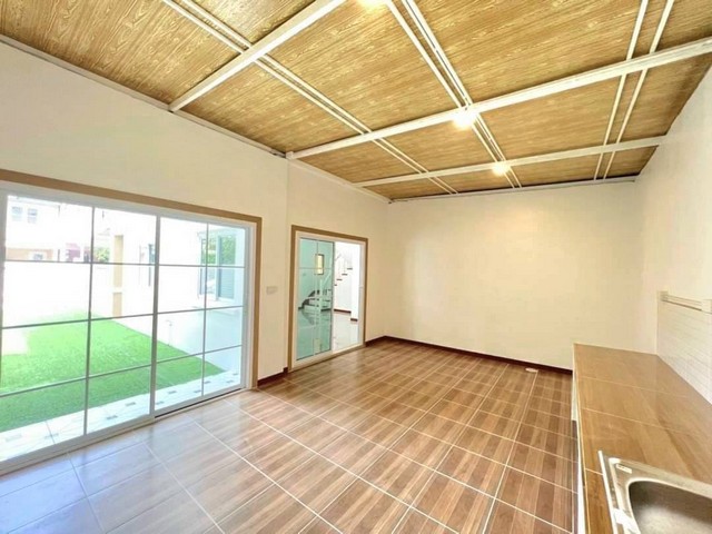 พฤกษา30 ถ.บ้านกล้วย-ไทรน้อย  ขาย ทาวน์เฮ้าส์ 2 ชั้น  ตกแต่งใหม่หมดทั้งหลัง