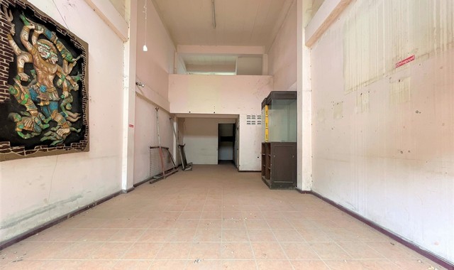 ขายอาคารพาณิชย์  อำเภอเมืองลพบุรี  ลพบุรี (PKK04-04791)