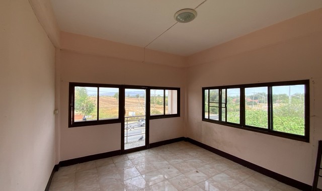 ขายอาคารพาณิชย์  อำเภอพัฒนานิคม  ลพบุรี (PKK04-05515)