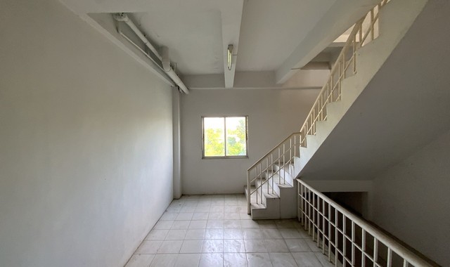 ขายอาคารพาณิชย์  อำเภอท่าวุ้ง   ลพบุรี (PKK04-04768)