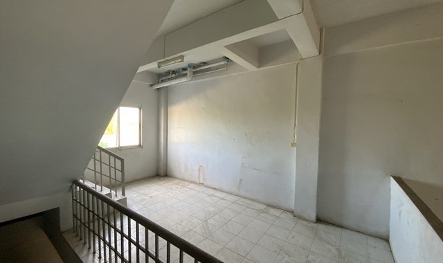 ขายอาคารพาณิชย์  อำเภอท่าวุ้ง   ลพบุรี (PKK04-04768)