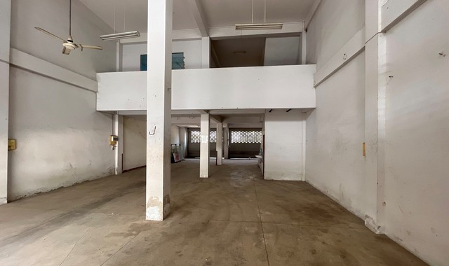 ขายอาคารพาณิชย์  อำเภอท่าวุ้ง   ลพบุรี (PKK04-04765)