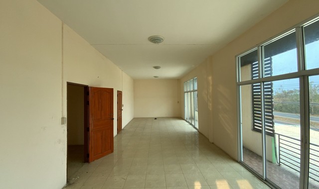 ขายอาคารพาณิชย์  อำเภอชัยบาดาล  ลพบุรี (PKK04-05562)