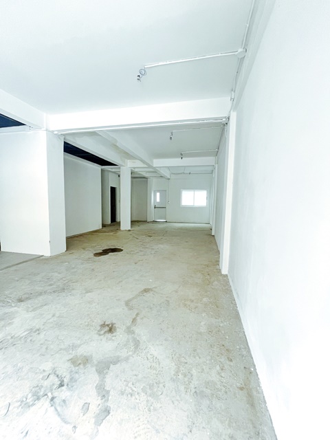  MRTสีลม ใกล้ BTSศาลาแดง  ให้เช่า อาคารพาณิชย์ 5 ชั้น 2คูหา เหมาะสำหรับทำธุรกิจ  ทั้งตึก 115ตรว. 10ห้อง 10น้ำ 