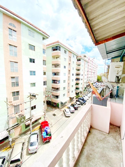 โรงพยาบาลเวชธานี ลาดพร้าว 119-123 8นอน 10น้ำ 2จอดรถ 7แอร์  เดอะมอลล์ บางกะปิ 17ตรว. ให้เช่าอาคารพาณิชย์ 5 ชั้น 