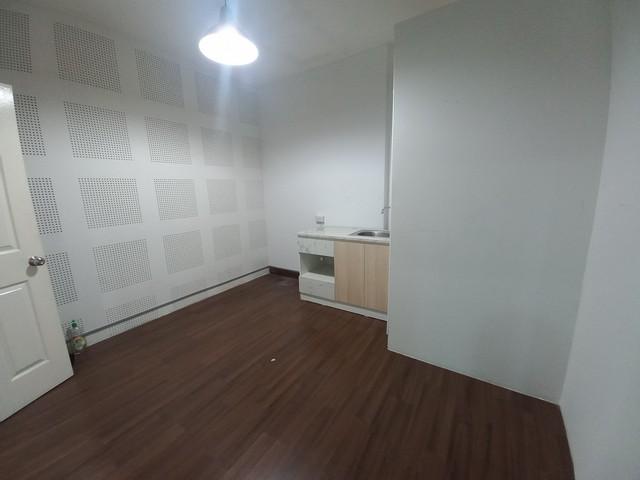 ให้เช่าสำนักงาน office เฉพาะชั้นที่ 3 เนื้อที่ 184 ตรม ซอยรามอินทรา 39 ที่จอดรถ 5-6 คัน ใกล้รถไฟฟ้า ใกล้ทางด่วน