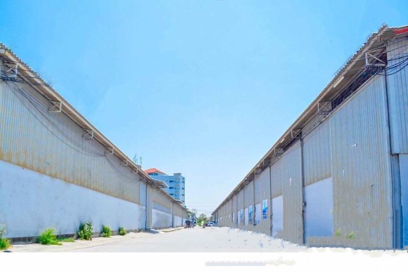 ให้เช่าโกดัง ขนาด 792 ตรม. ถนนบางนาตราด กม.23 (ฝั่งขาเข้ากรุงเทพ) พื้นโกดังรับน้ำหนักได้ 2 ตัน / ตารางเมตร