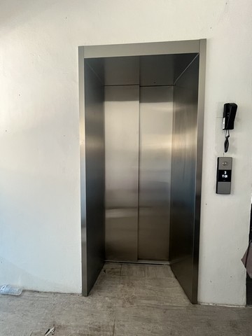 ให้เช่าอาคารพาณิชย์2คูหา5ชั้นพร้อมลิฟท์ ย่านธนิยะสีลมศาลาแดงใกล้BTSศาลาแดง อาคารธนิยะ