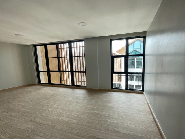 POR3301ให้เช่า ออฟฟิศ สร้างใหม่ รามคำแหง หัวหมาก เดินทางสะดวก