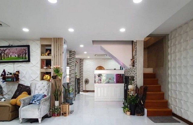 บ้านเดี่ยว 2 ชั้น เทพทวี ซอย 1 : 58 ตร.ว. 350 ตร.ม., 3 นอน / 3 น้ำ, แต่งสวย ใกล้มหาวิทยาลัยรัตนบัณฑิต 1.6 กม.