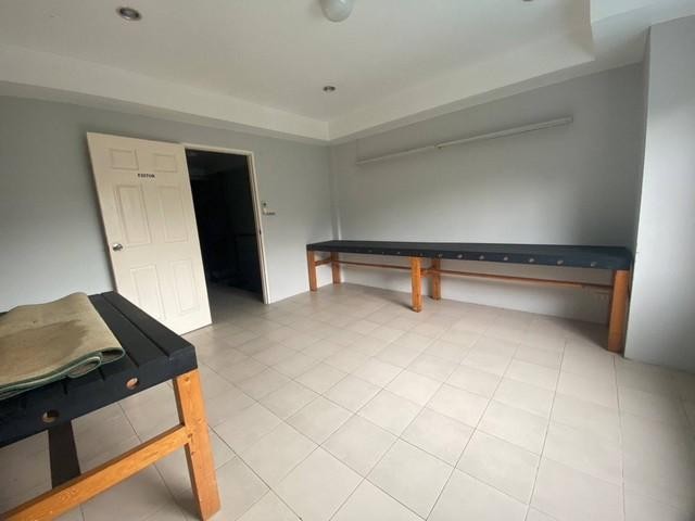 POR3295 ขาย ให้เช่า โฮมออฟฟิศ 4 ชั้น ทาวน์อินทาวน์ ถนนศรีวรา ใกล้เลียบทางด่วน 280 ตรม. 6 ห้อง