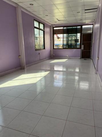 ให้เช่าอาคารพาณิชย์ 3 ชั้นห้องหัวมุม ซอยเซ็นหลุยส์ 3 ริมถนนใหญ่ ทำเลทอง ตัวตึกโดดเด่น โปร่ง ร่มรื่น ใกล้ BTS เซ็นหลุยส์ 800 เมตร