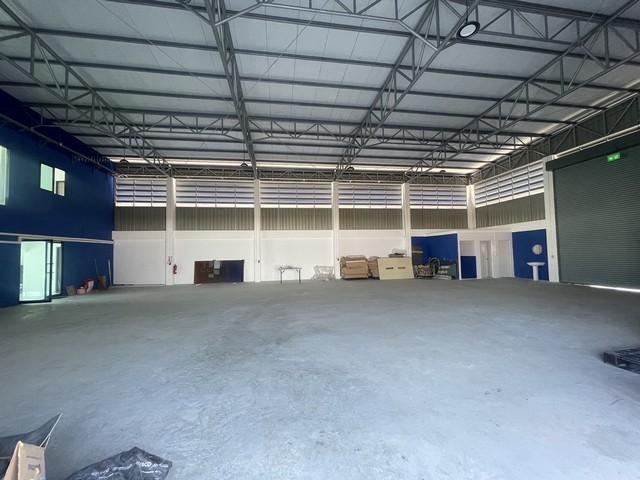 ขายอาคารออฟฟิศสร้างใหม่ 2 ชั้นพร้อมโกดัง บนเนื้อที่ 400 ตรว. อำเภอลาดหลุมแก้ว จังหวัดปทุมธานี