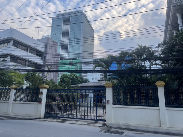 ที่ดินที่ดิน 2 แปลงซอยรัชดา 18 เขตห้วยขวาง กรุงเทพฯ ห่างจากรถไฟฟ้า MRT สุทธิสาร ประมาณ 650 เมต