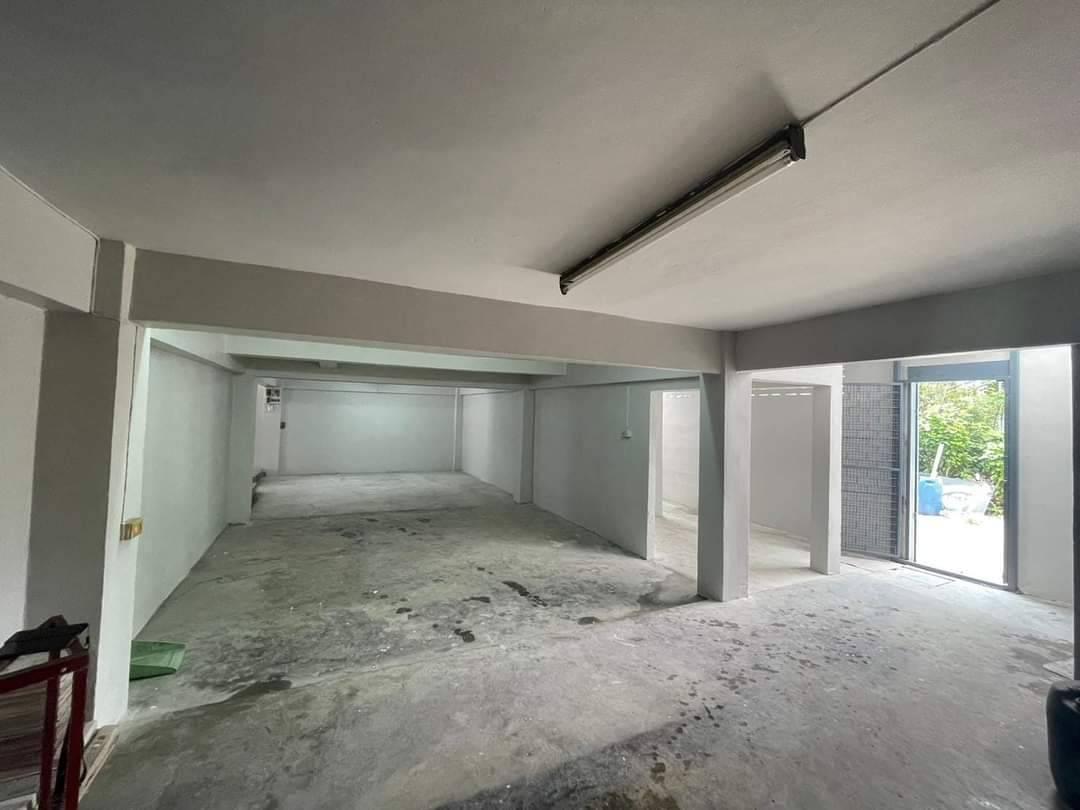 ให้เช่าอาคารพาณิชย์ 3 คูหา เนื้อที่ 36 ตารางวา  3 ห้องนอน  4 ห้องน้ำ ติดถนนเทพารักษ์ ใกล้บิ๊กซีบางพลี