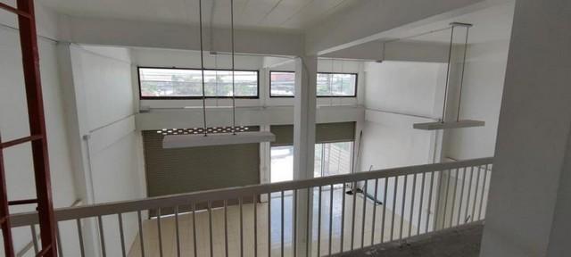 ให้เช่าอาคารพาณิชย์ 4ชั้น 2คูหา เนื้อที่ 24 ตารางวา 3 ห้องน้ำ  ถนนลำลูกกา คลอง5 ปทุมธานี