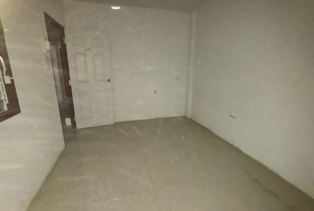 ขายอาคารพาณิชย์โครงการ ศรีทอง พาเลช อ.เมือง จ.สุราษฎร์ธานี PKK04-04811