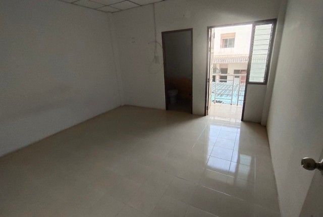 ขายอาคารพาณิชย์โครงการ ศรีทอง พาเลช อ.เมือง จ.สุราษฎร์ธานี PKK04-04811