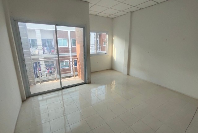 ขายอาคารพาณิชย์โครงการ ศรีทอง พาเลช อ.เมือง จ.สุราษฎร์ธานี PKK04-04811