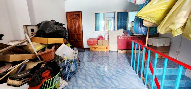 อาคาร - 3 ห้องนอน 3500000 thb ใกล้กับ ทำเลดี อยู่ใกล้ตลาดโคกมะลิ ใกล้โลตัส 7-11 ใกล้สวนน้ำเดอะชาร์คและโมริคาเฟ่ ใกล้ซีเจเอ็กซ์เพรสสาขาตลาดนครหลวง ใกล้วัดเทพจันทร์ลอย ร้านอาหารมากมาย ใกล้ที่ว่าการอำเภอนครหลวง ใกล้ปราสาทนครหลวงพระนครศรีอยุธยา ใกล้สวนน้ำอยุธ