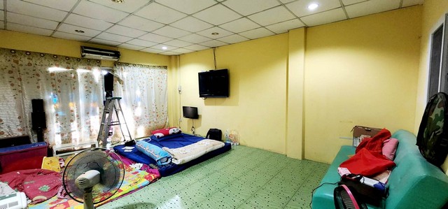 อาคาร - 3 ห้องนอน 3500000 thb ใกล้กับ ทำเลดี อยู่ใกล้ตลาดโคกมะลิ ใกล้โลตัส 7-11 ใกล้สวนน้ำเดอะชาร์คและโมริคาเฟ่ ใกล้ซีเจเอ็กซ์เพรสสาขาตลาดนครหลวง ใกล้วัดเทพจันทร์ลอย ร้านอาหารมากมาย ใกล้ที่ว่าการอำเภอนครหลวง ใกล้ปราสาทนครหลวงพระนครศรีอยุธยา ใกล้สวนน้ำอยุธ