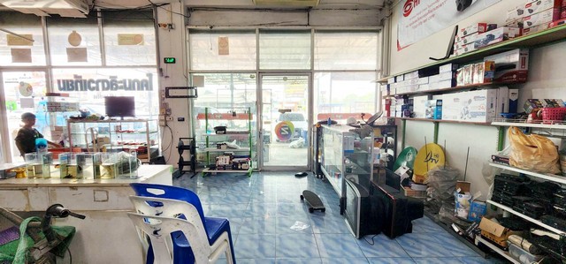 อาคาร - 3 ห้องนอน 3500000 thb ใกล้กับ ทำเลดี อยู่ใกล้ตลาดโคกมะลิ ใกล้โลตัส 7-11 ใกล้สวนน้ำเดอะชาร์คและโมริคาเฟ่ ใกล้ซีเจเอ็กซ์เพรสสาขาตลาดนครหลวง ใกล้วัดเทพจันทร์ลอย ร้านอาหารมากมาย ใกล้ที่ว่าการอำเภอนครหลวง ใกล้ปราสาทนครหลวงพระนครศรีอยุธยา ใกล้สวนน้ำอยุธ