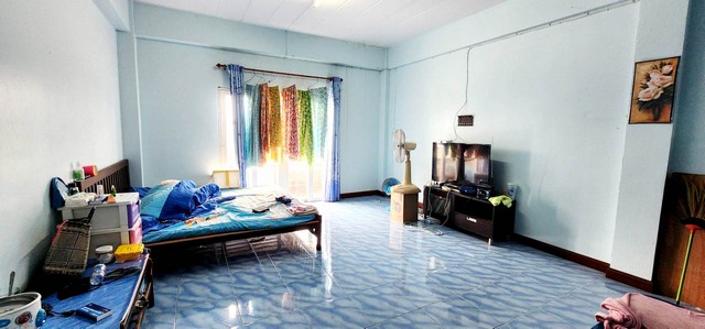 อาคาร - 3 ห้องนอน 3500000 thb ใกล้กับ ทำเลดี อยู่ใกล้ตลาดโคกมะลิ ใกล้โลตัส 7-11 ใกล้สวนน้ำเดอะชาร์คและโมริคาเฟ่ ใกล้ซีเจเอ็กซ์เพรสสาขาตลาดนครหลวง ใกล้วัดเทพจันทร์ลอย ร้านอาหารมากมาย ใกล้ที่ว่าการอำเภอนครหลวง ใกล้ปราสาทนครหลวงพระนครศรีอยุธยา ใกล้สวนน้ำอยุธ