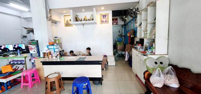 อาคารพาณิชย์ฯ - 27 SQ.WA 0 ngan 0 RAI 3 นอน 3 BATHROOM 3500000 thb ใกล้กับ ทำเลดี อยู่ใกล้ตลาดโคกมะลิ ใกล้โลตัส 7-11 ใกล้สวนน้ำเดอะชาร์คและโมริคาเฟ่ ใกล้ซีเจเอ็กซ์เพรสสาขาตลาดนครหลวง ราคานี้ไม่มีอีกแล้ว ใกล้วัดเทพจันทร์ลอย ร้านอาหารมากมาย ใกล้ที่ว่าการอำเ