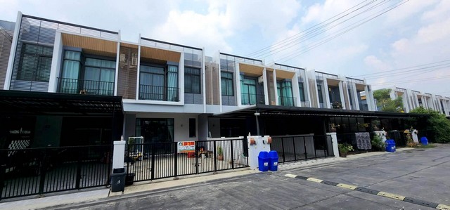 Townhome โมทาวน์ ไลท์ ชัยพฤกษ์ 24 ตาราง.วา 0 ngan 0 Rai 0 Bedroom ใกล้กับ ใกล้เดอะคริสตัล เพียวเพลส ตลาดสมบัติบุรี ตลาดบางบัวทองเทศบาลบางบัวทอง H O T! นนทบุรี   