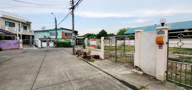  16533 ต้องการขาย พื้นที่ดิน ประชานิเวศน์ 3   6950000 BAHT  0 RAI 0 NGAN 91 ตร.ว. เดินทางสะดวก